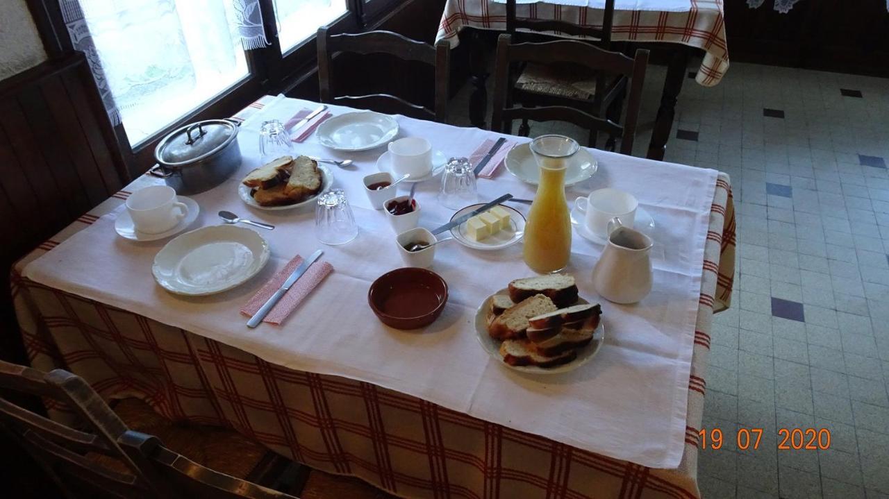 Bed and Breakfast Au Pont De La Gineze Barjac  Экстерьер фото