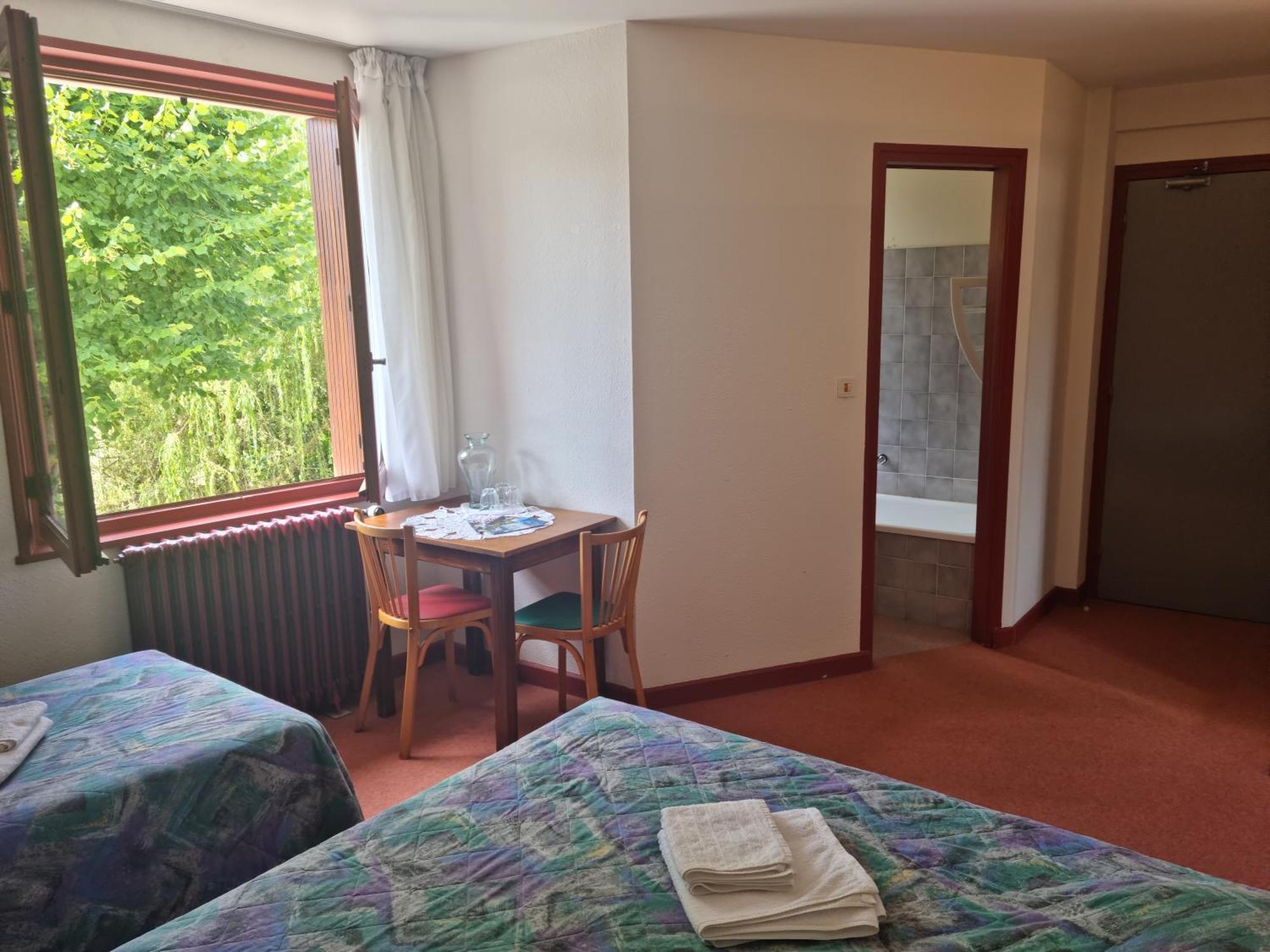 Bed and Breakfast Au Pont De La Gineze Barjac  Экстерьер фото
