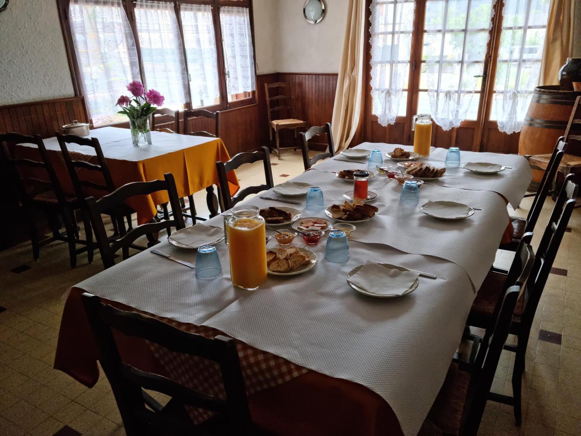 Bed and Breakfast Au Pont De La Gineze Barjac  Экстерьер фото